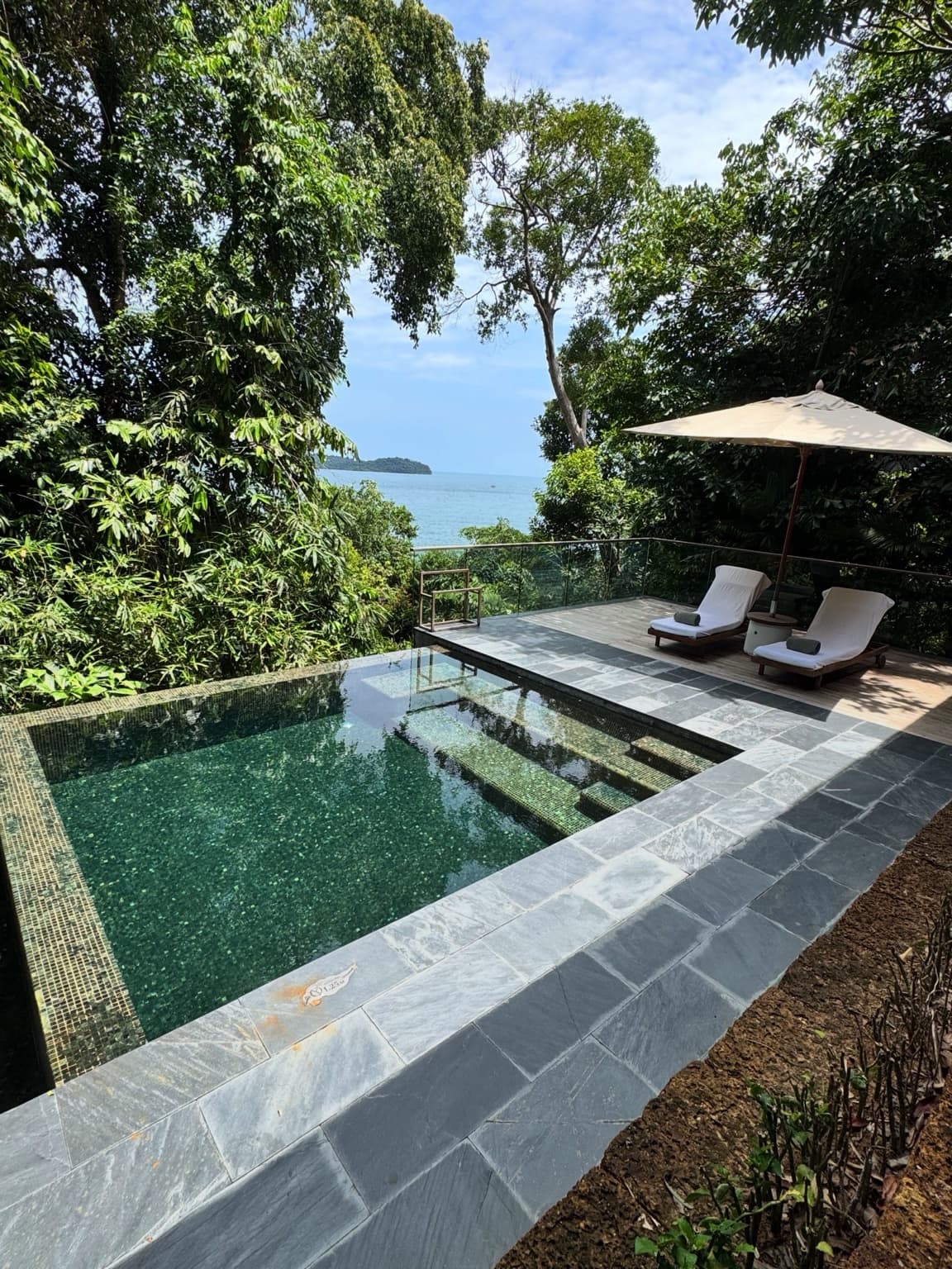 The Leaf Villa